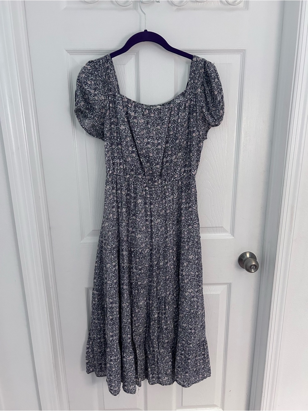 Indigo Rose Floral Midi Dress with Puff Sleeves in Navy. Size PS